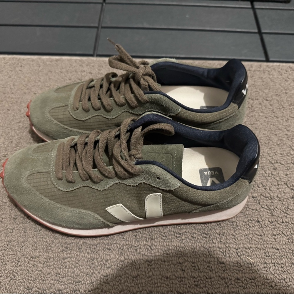 Veja Men's Olive Sneakers